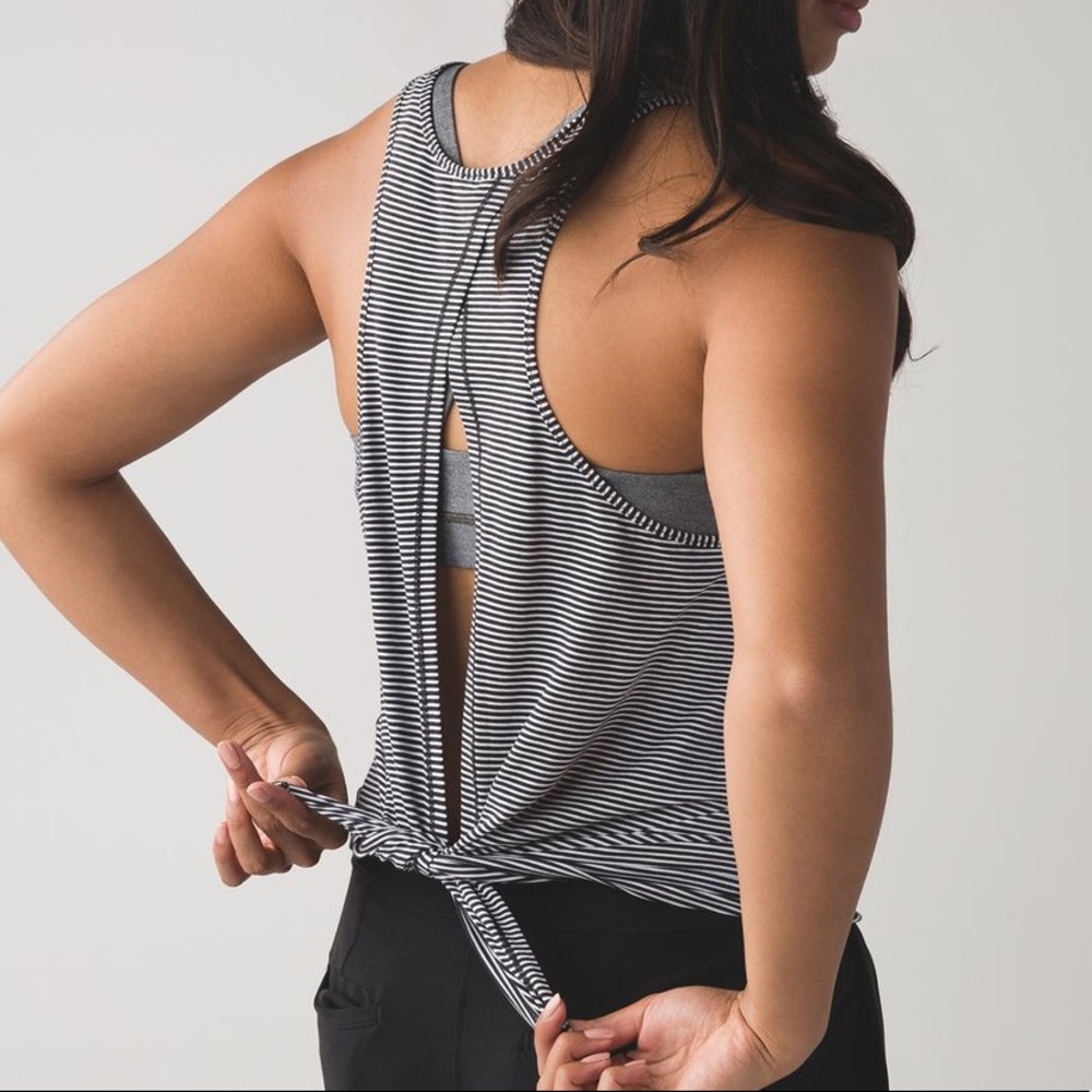 lululemon - tied up tank striped